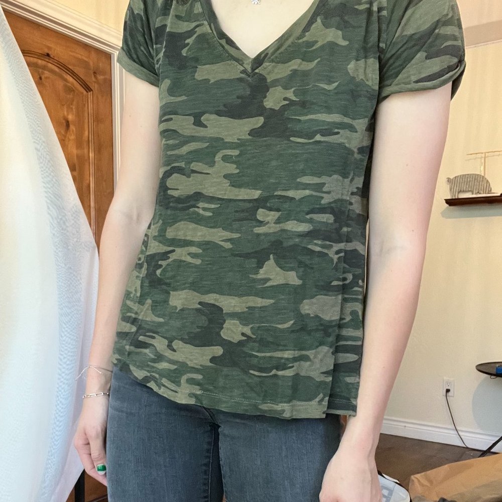 Sanctuary Size XS Camo T-Shirt